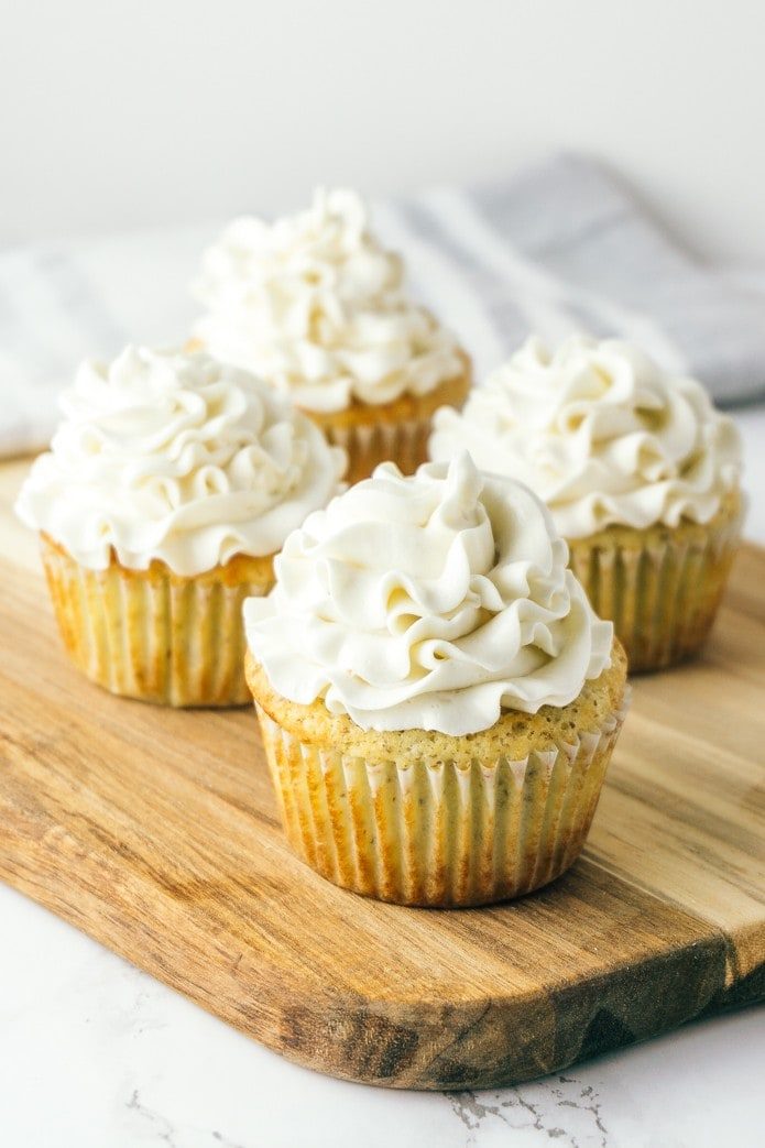 Keto Vanilla Cupcakes With Buttercream Frosting