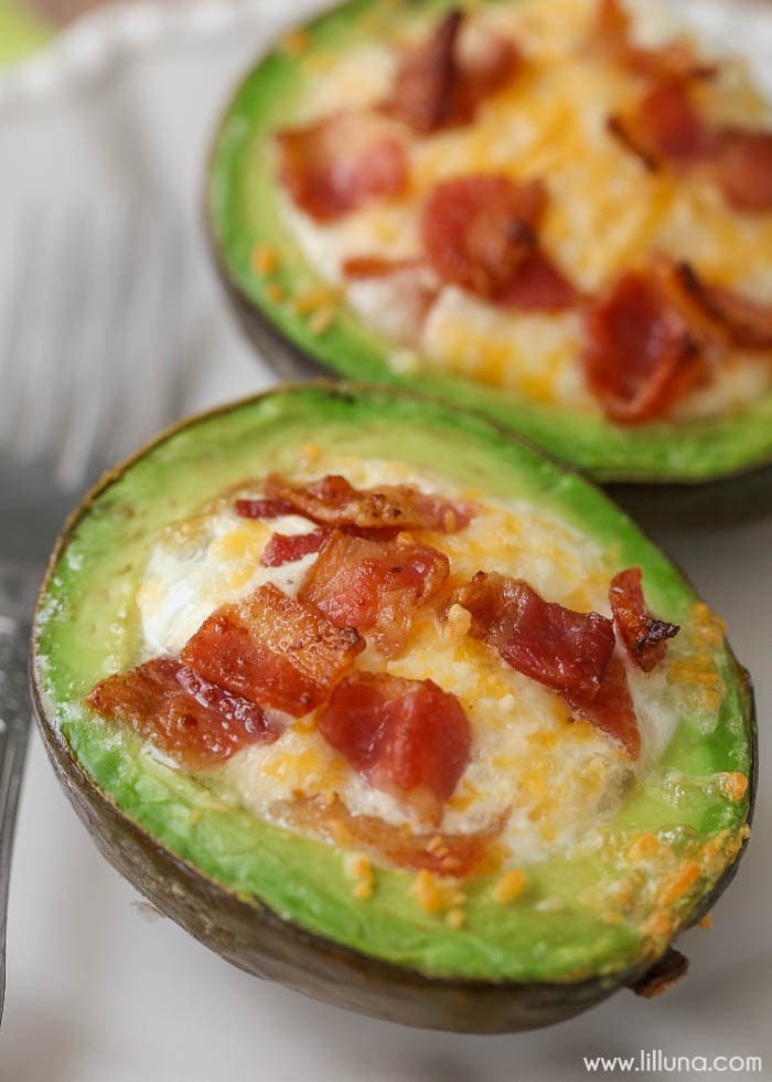 Avocado Bacon and Eggs Recipe (+VIDEO)