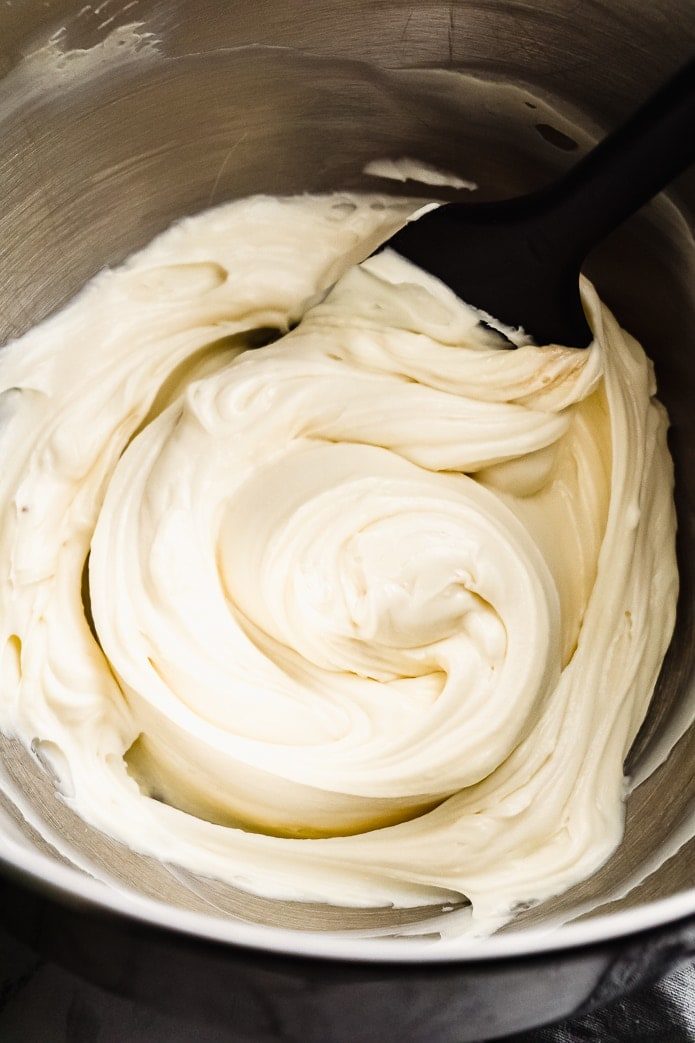 keto cream cheese icing in a bowl